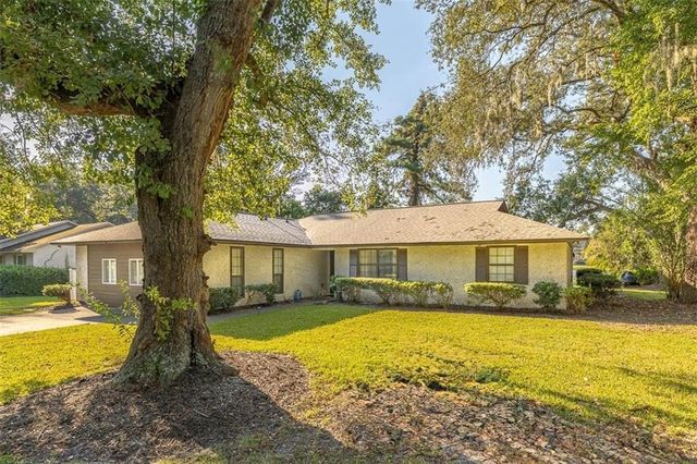 126 Lake View Circle, Brunswick, GA 31525