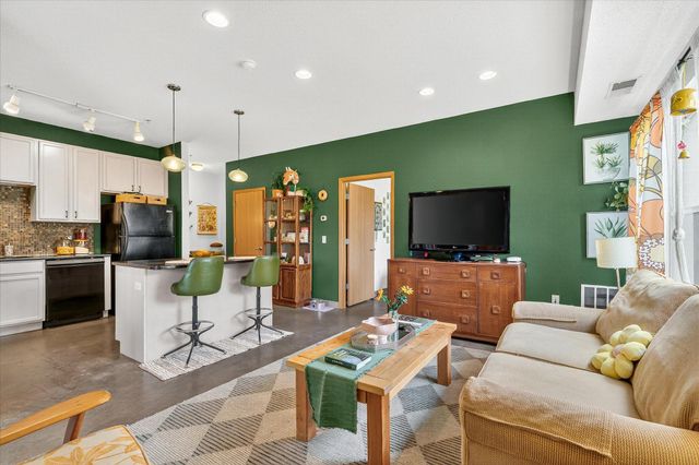 2929 21st Avenue S 201, Minneapolis, MN 55407