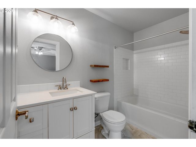 11906 Nw 23RD Ave, Vancouver, WA 98685