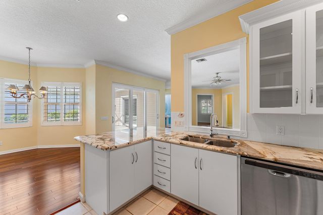 215 New Haven Boulevard, Jupiter, FL 33458