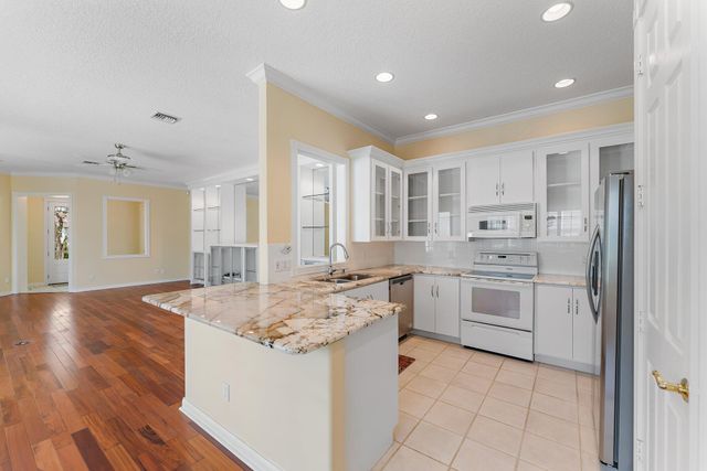 215 New Haven Boulevard, Jupiter, FL 33458