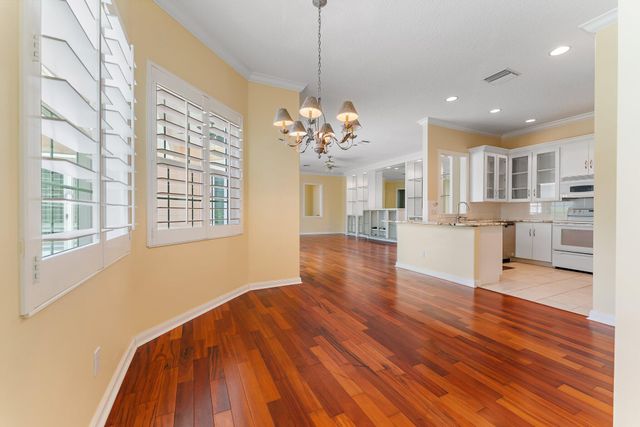 215 New Haven Boulevard, Jupiter, FL 33458