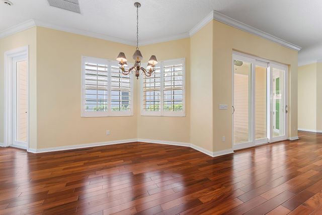 215 New Haven Boulevard, Jupiter, FL 33458