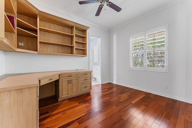 215 New Haven Boulevard, Jupiter, FL 33458