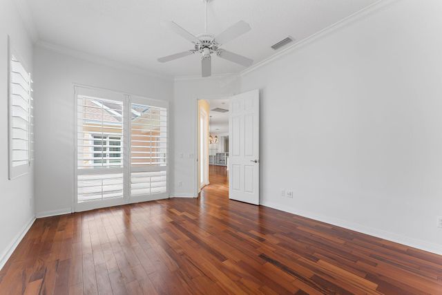 215 New Haven Boulevard, Jupiter, FL 33458