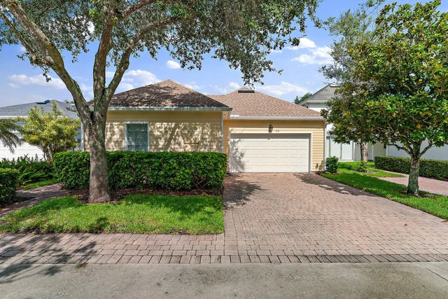 215 New Haven Boulevard, Jupiter, FL 33458