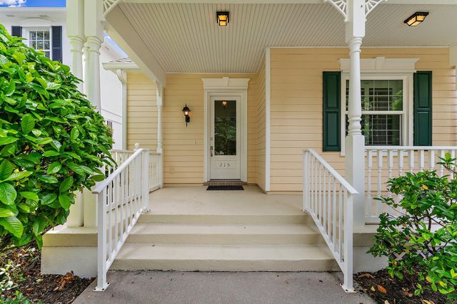 215 New Haven Boulevard, Jupiter, FL 33458