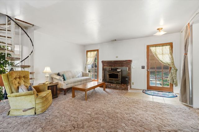 697 Loop Drive, Springville, CA 93265