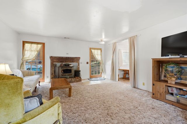 697 Loop Drive, Springville, CA 93265