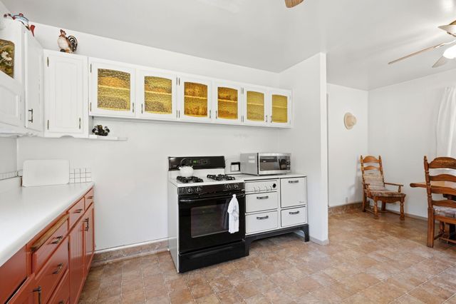 697 Loop Drive, Springville, CA 93265