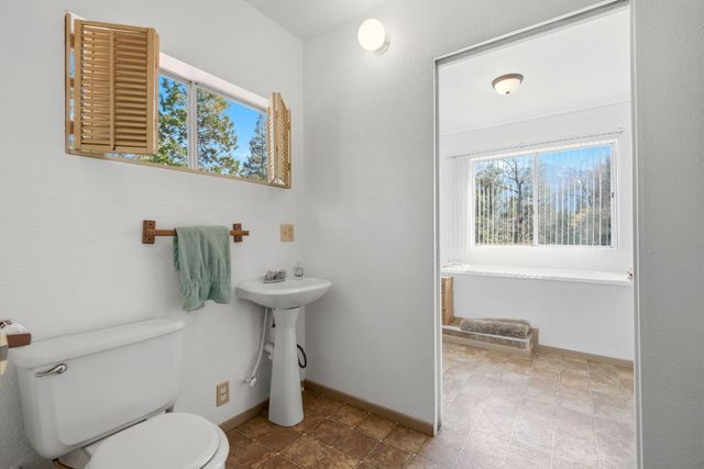 697 Loop Drive, Springville, CA 93265