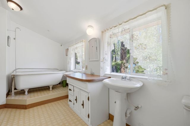 697 Loop Drive, Springville, CA 93265