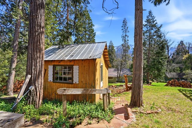 697 Loop Drive, Springville, CA 93265