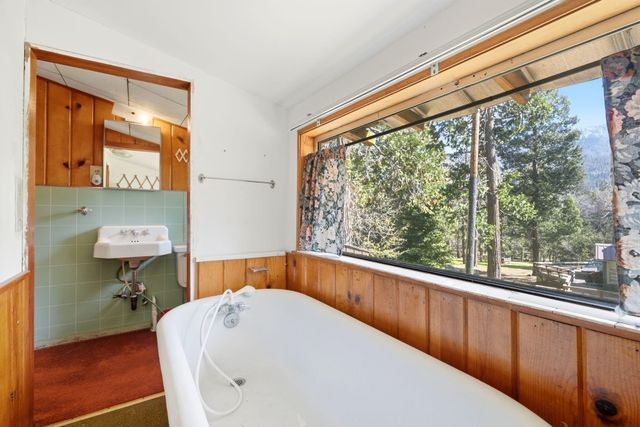 697 Loop Drive, Springville, CA 93265