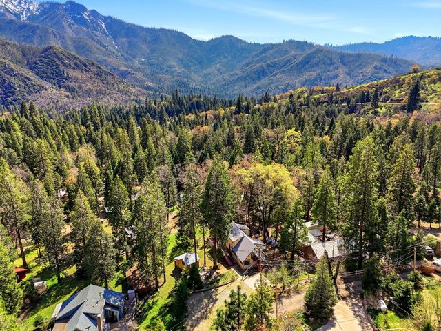 697 Loop Drive, Springville, CA 93265