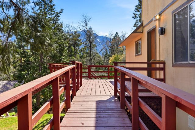 697 Loop Drive, Springville, CA 93265