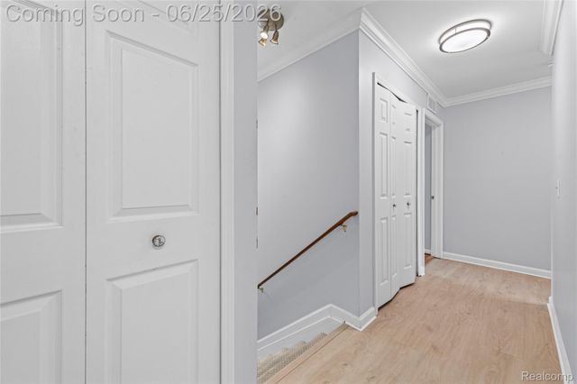 33693 Pondview Circle, Livonia, MI 48152