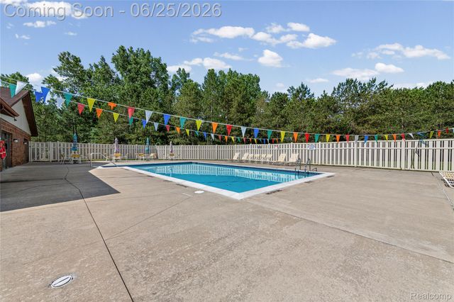 33693 Pondview Circle, Livonia, MI 48152