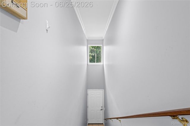 33693 Pondview Circle, Livonia, MI 48152