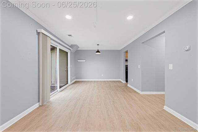 33693 Pondview Circle, Livonia, MI 48152