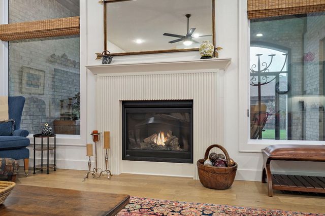 1734 N Marlowe Avenue, Springfield, MO 65802