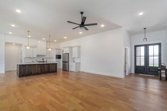 1734 N Marlowe Avenue, Springfield, MO 65802
