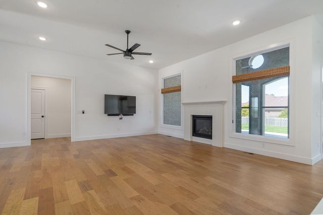 1734 N Marlowe Avenue, Springfield, MO 65802