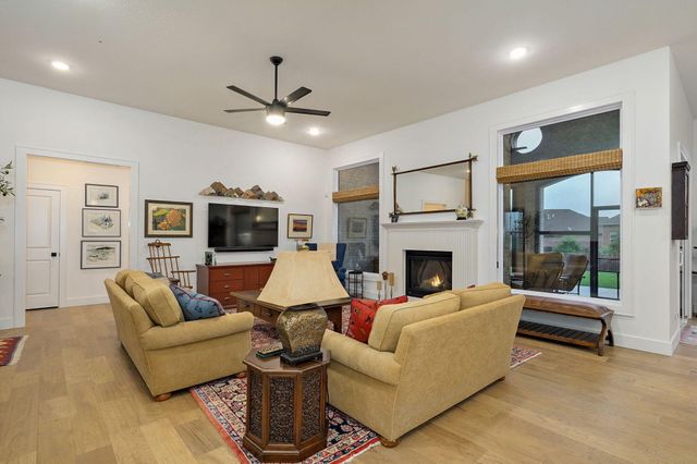 1734 N Marlowe Avenue, Springfield, MO 65802