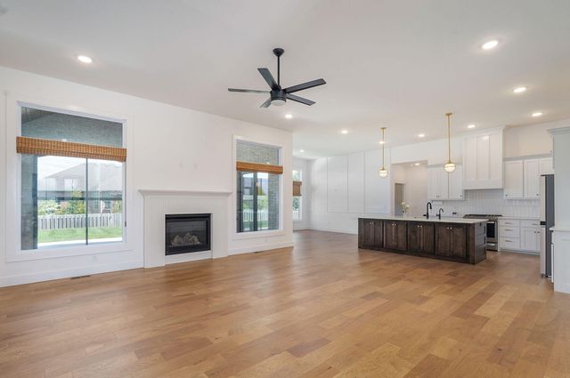 1734 N Marlowe Avenue, Springfield, MO 65802