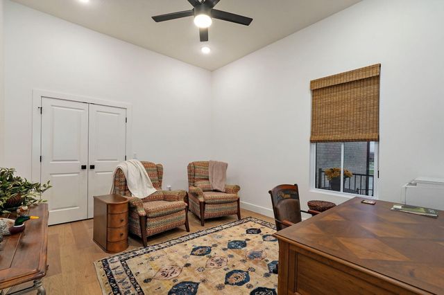 1734 N Marlowe Avenue, Springfield, MO 65802