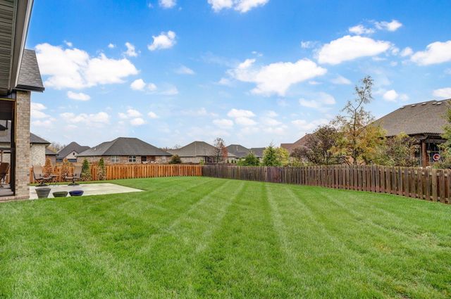 1734 N Marlowe Avenue, Springfield, MO 65802