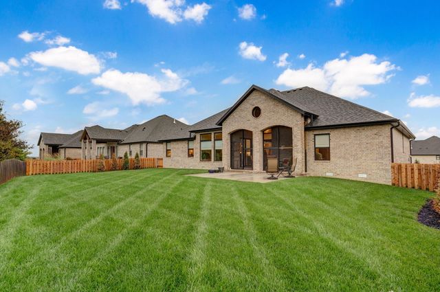 1734 N Marlowe Avenue, Springfield, MO 65802