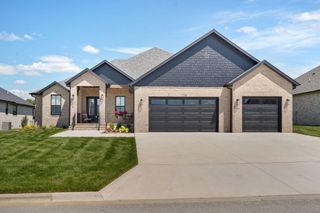1734 N Marlowe Avenue, Springfield, MO 65802