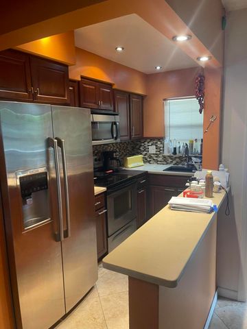 1700 Cleveland Street Apt 204, Hollywood, FL 33020