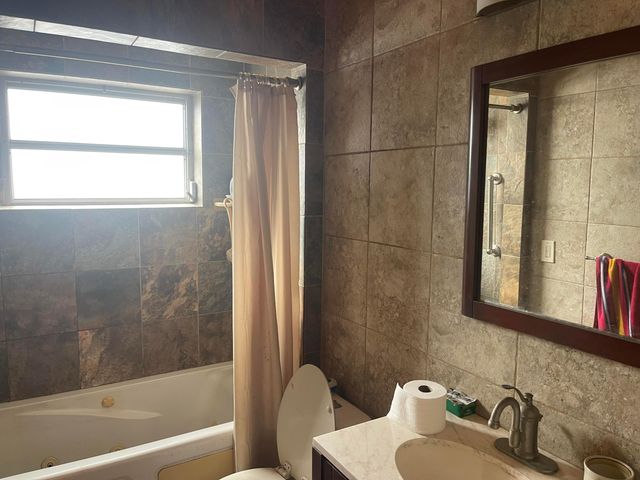 1700 Cleveland Street Apt 204, Hollywood, FL 33020