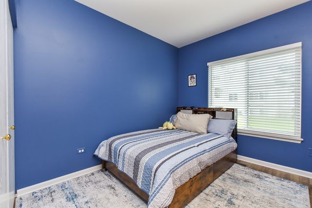 2077 College Green Drive 2077, Elgin, IL 60123