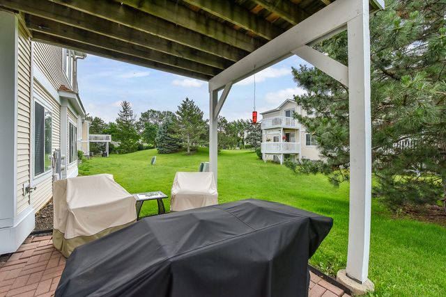 2077 College Green Drive 2077, Elgin, IL 60123