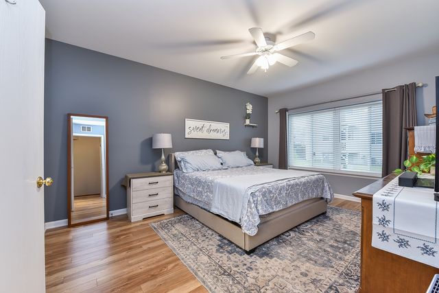 2077 College Green Drive 2077, Elgin, IL 60123
