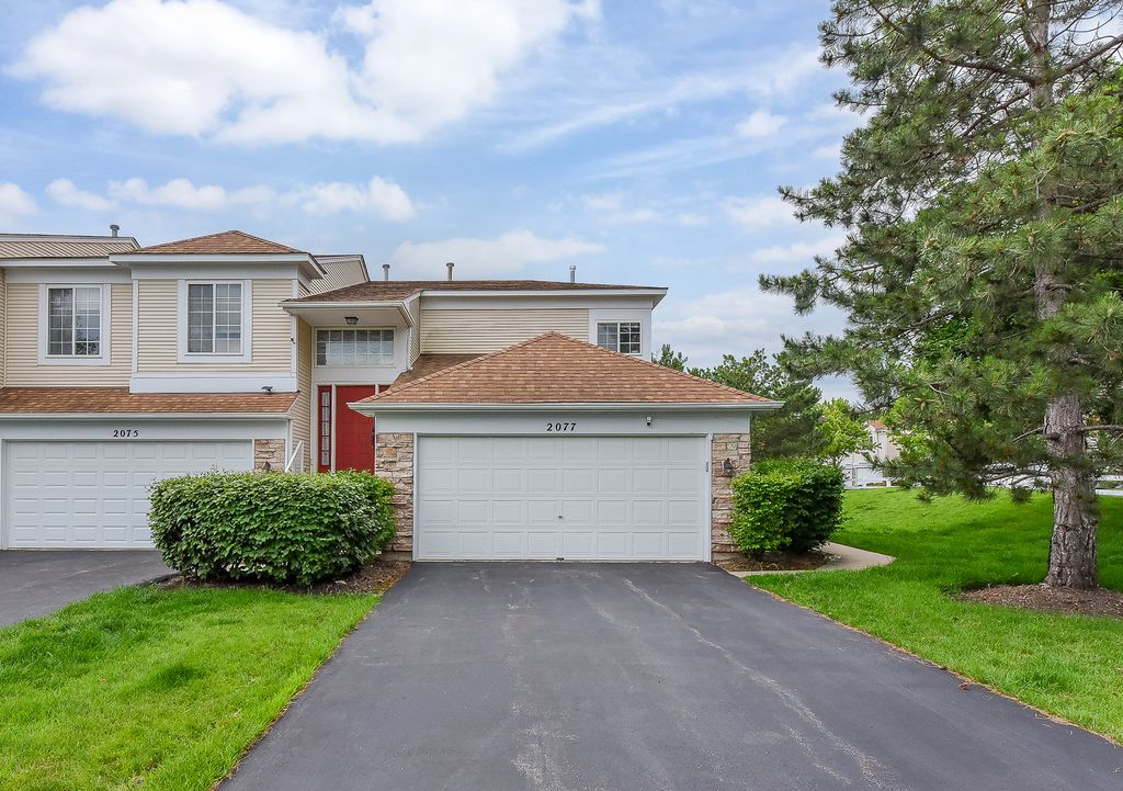 2077 College Green Drive 2077, Elgin, IL 60123