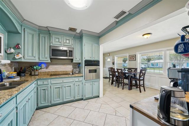 1450 SEABREEZE STREET, Clearwater, FL 33756