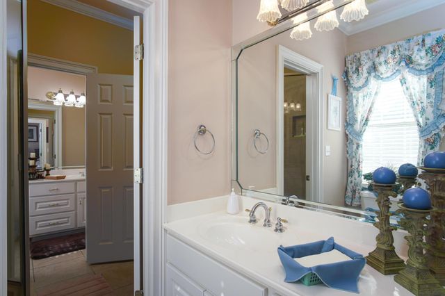 228 Timberton Dr., Hattiesburg, MS 39401