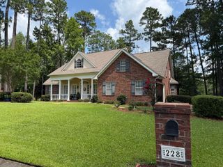 228 Timberton Dr., Hattiesburg, MS 39401