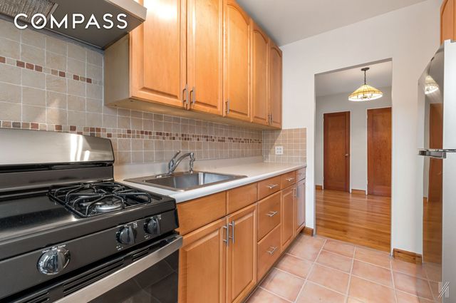 3925 51st St Apt 6G, New York City, NY 11377