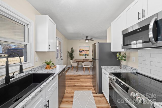 109 Willowbrook Road, Hendersonville, NC 28792