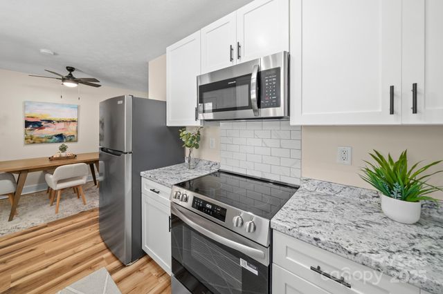 109 Willowbrook Road, Hendersonville, NC 28792