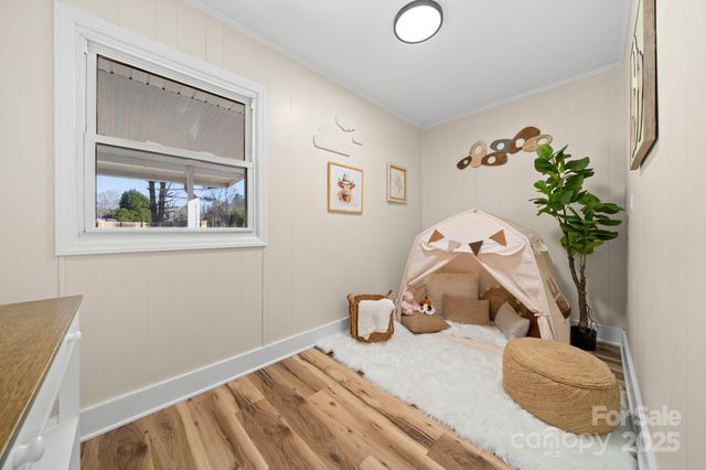 109 Willowbrook Road, Hendersonville, NC 28792