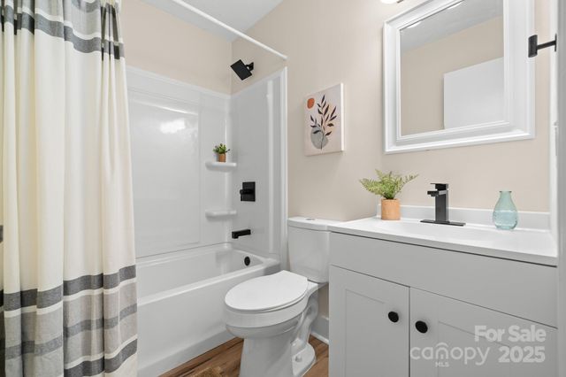 109 Willowbrook Road, Hendersonville, NC 28792