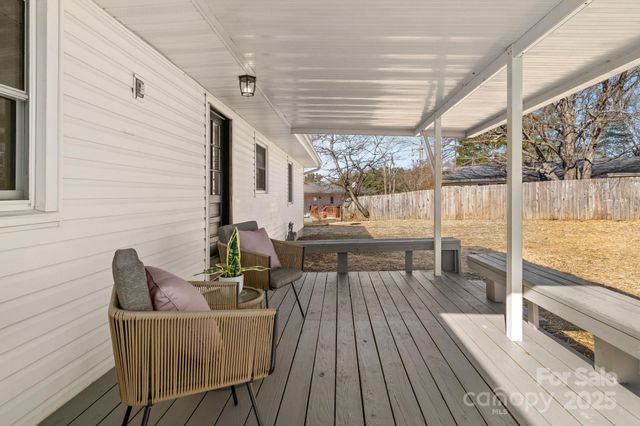 109 Willowbrook Road, Hendersonville, NC 28792