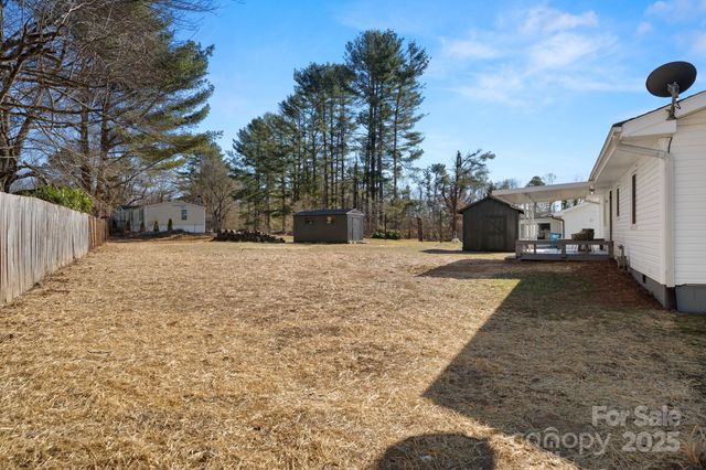 109 Willowbrook Road, Hendersonville, NC 28792