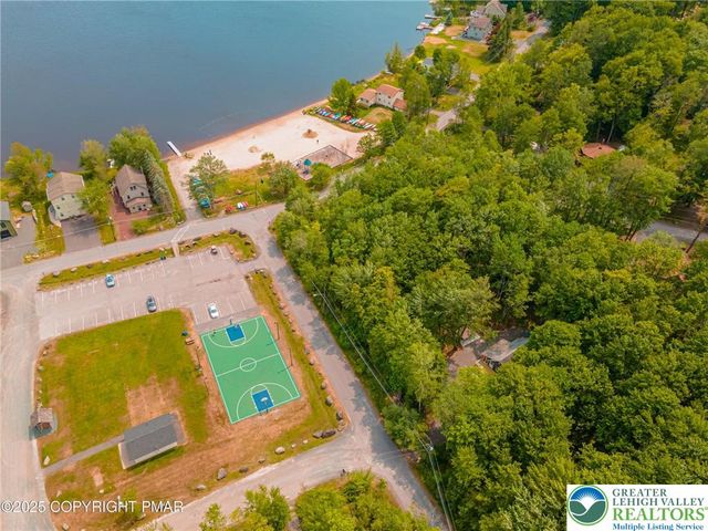 129 Mahoning Drive, Coolbaugh Twp, PA 18347